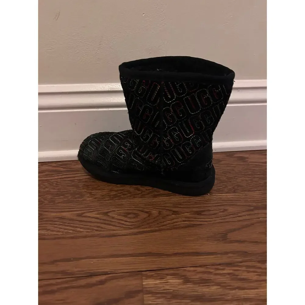 Ugg Girls Size 1 Classic II Black Graphic Stitch Sheepskin Suede Boots